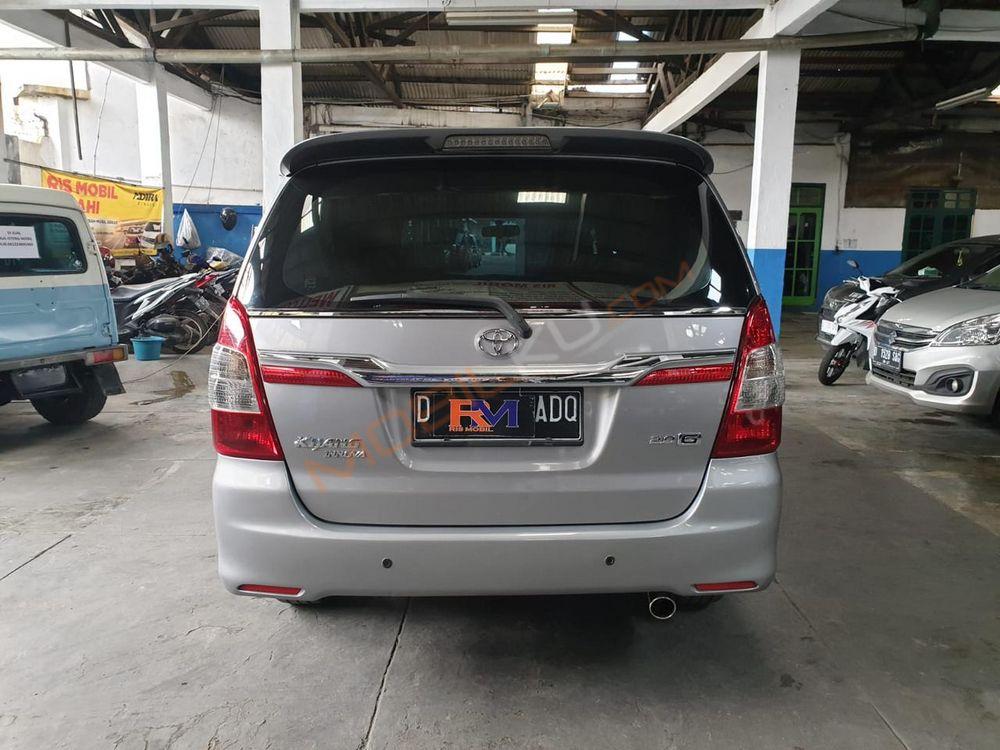 Mobil Toyota Kijang Innova 2015