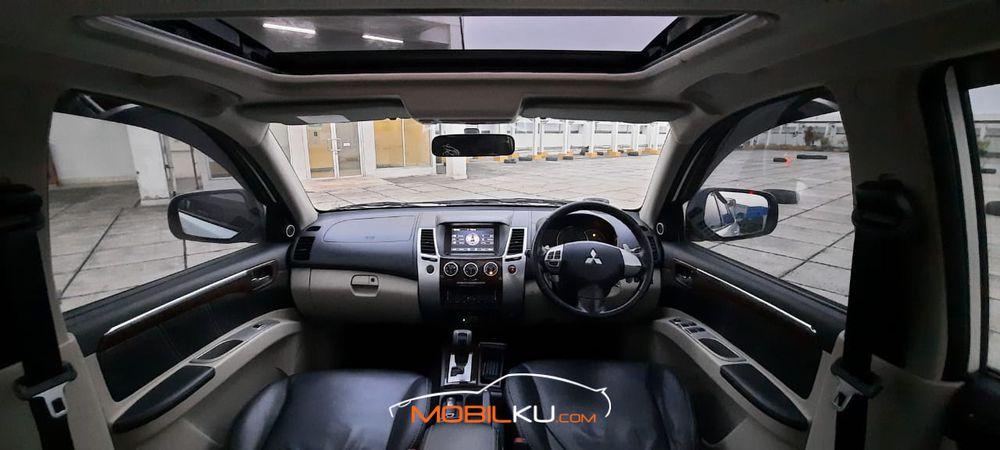 Mobil Mitsubishi Pajero Sport 2012