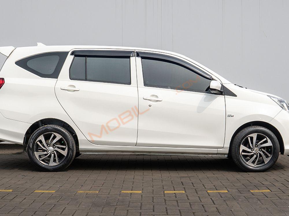 Mobil Toyota Calya 2018