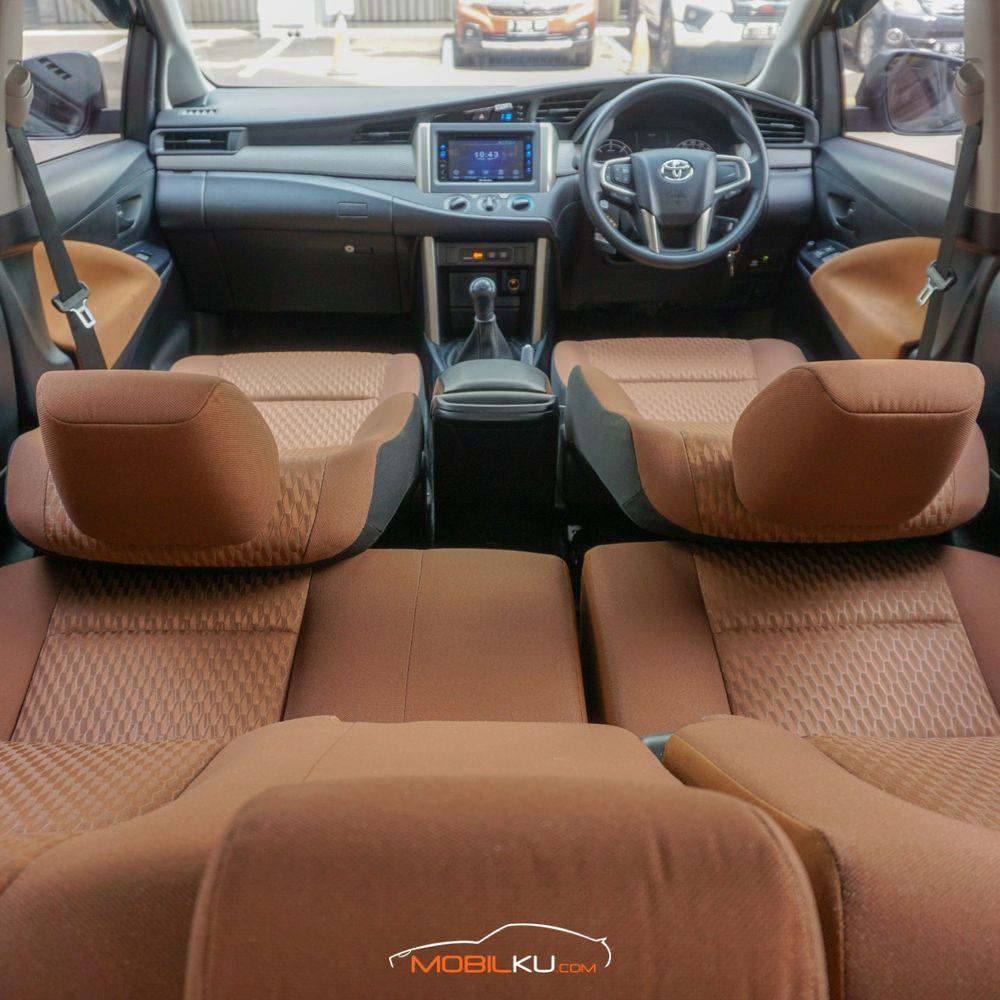 Mobil Toyota Kijang Innova 2019