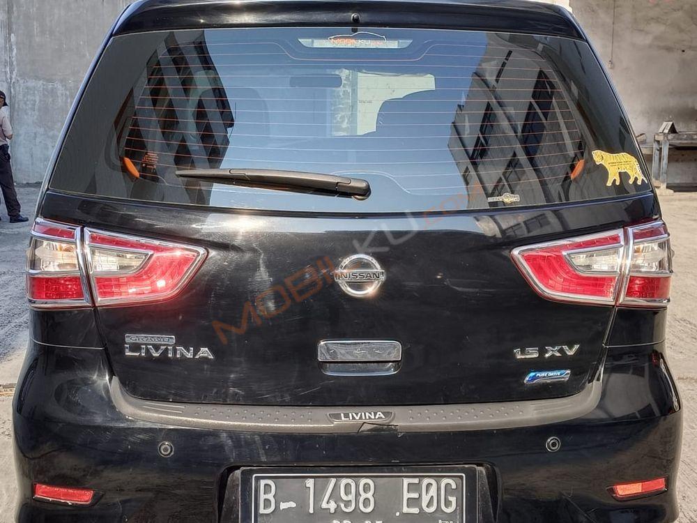 Mobil Nissan Livina 2015