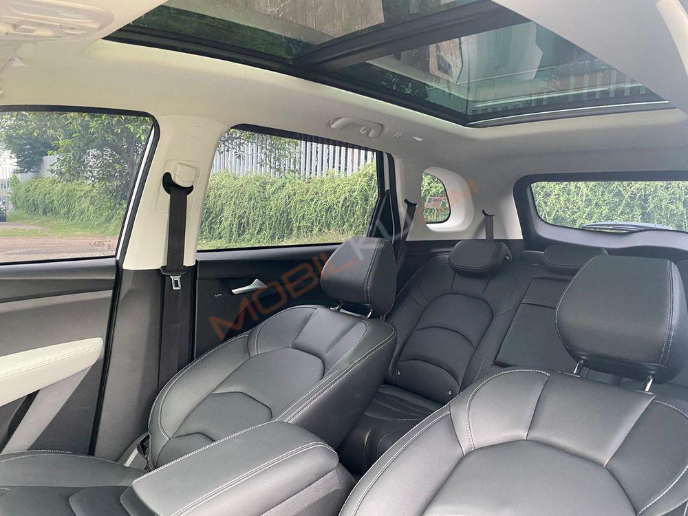 Mobil Wuling Almaz 2021