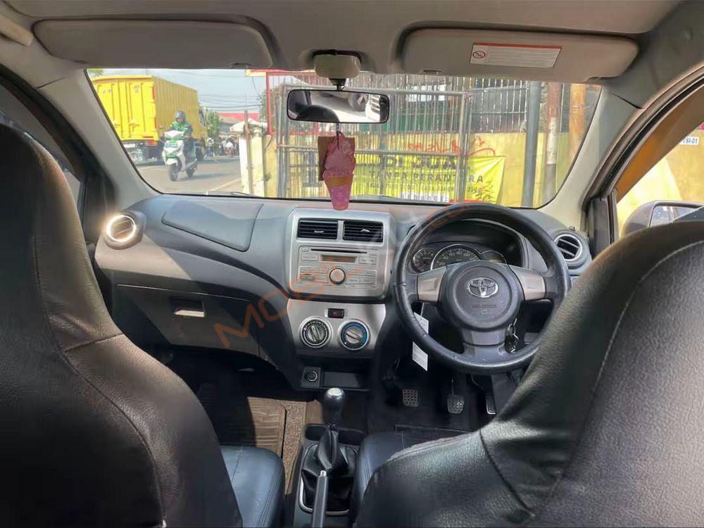 Mobil Toyota Agya 2013