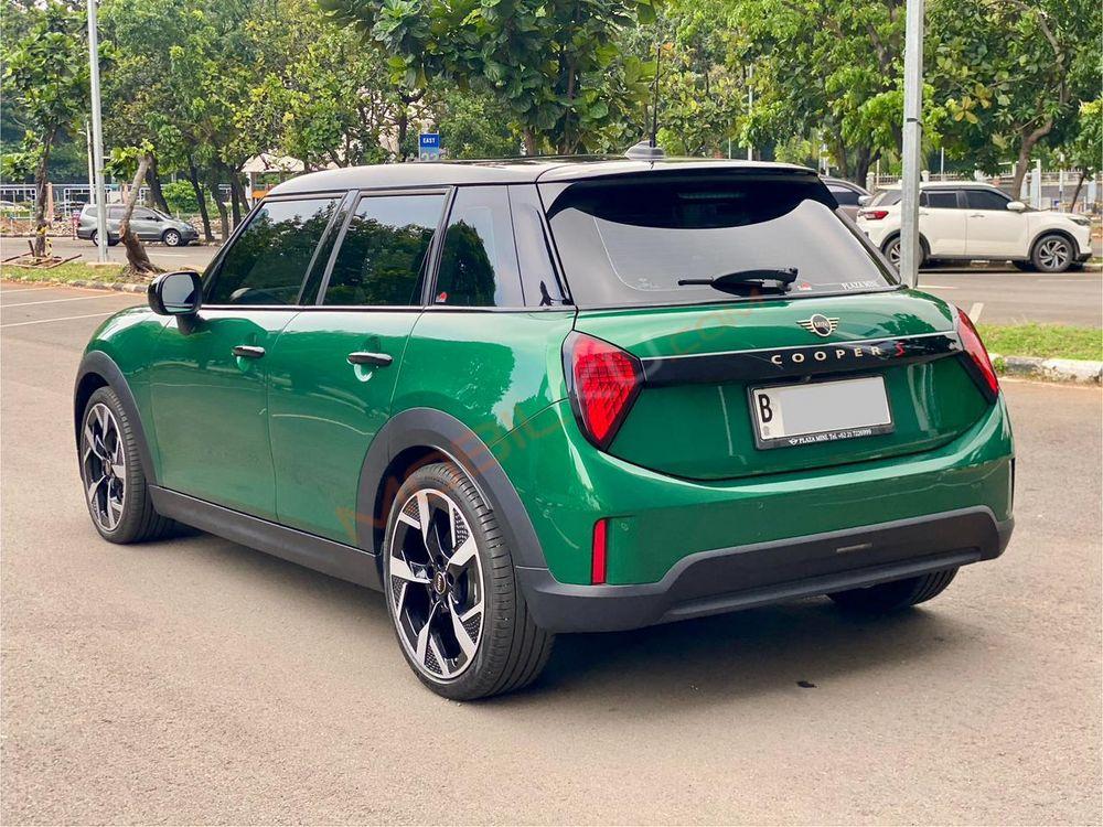 Mobil MINI 5-Door 2024