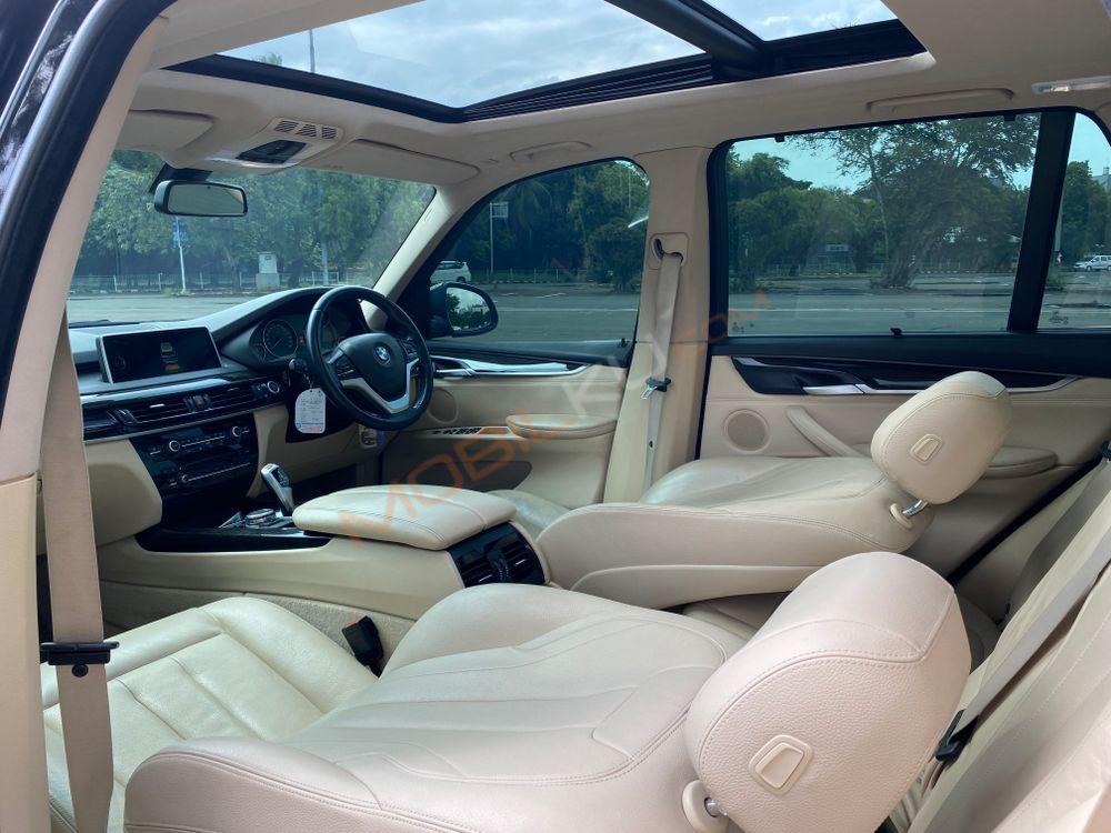 Mobil BMW X5 2015