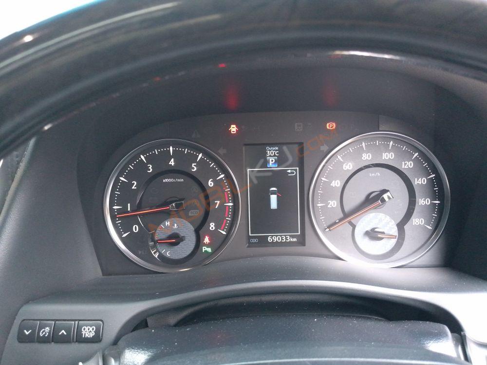 Mobil Toyota Alphard 2016