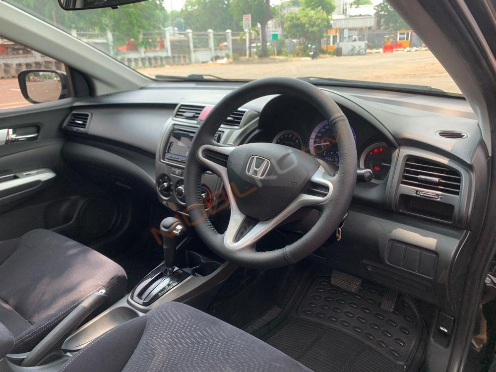 Mobil Honda City Sedan 2012