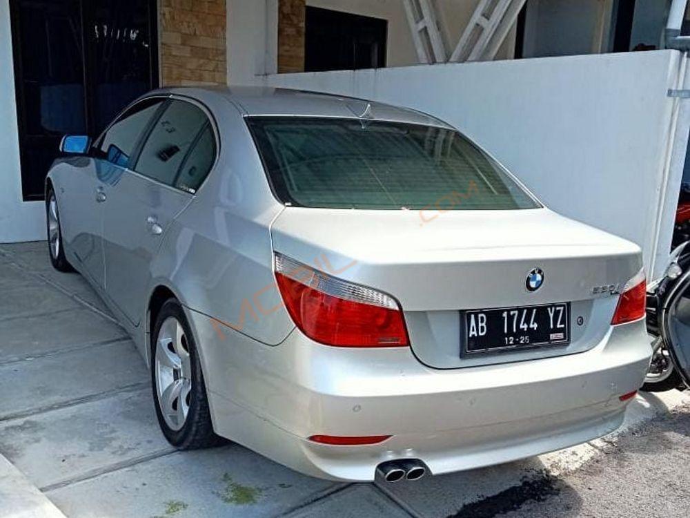 Mobil BMW 5 Series 2004