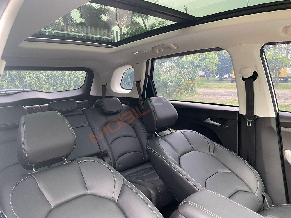 Mobil Wuling Almaz 2021