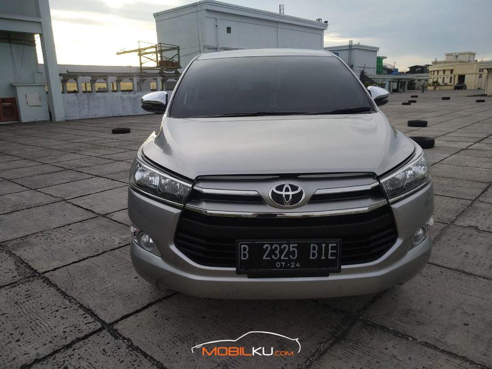 Mobil Toyota Kijang Innova 2019