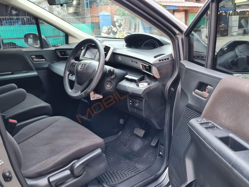 Mobil Honda Freed 2014