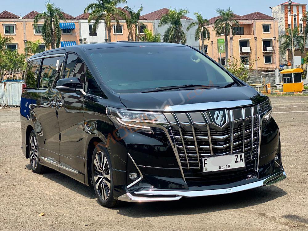 Mobil Toyota Alphard 2023