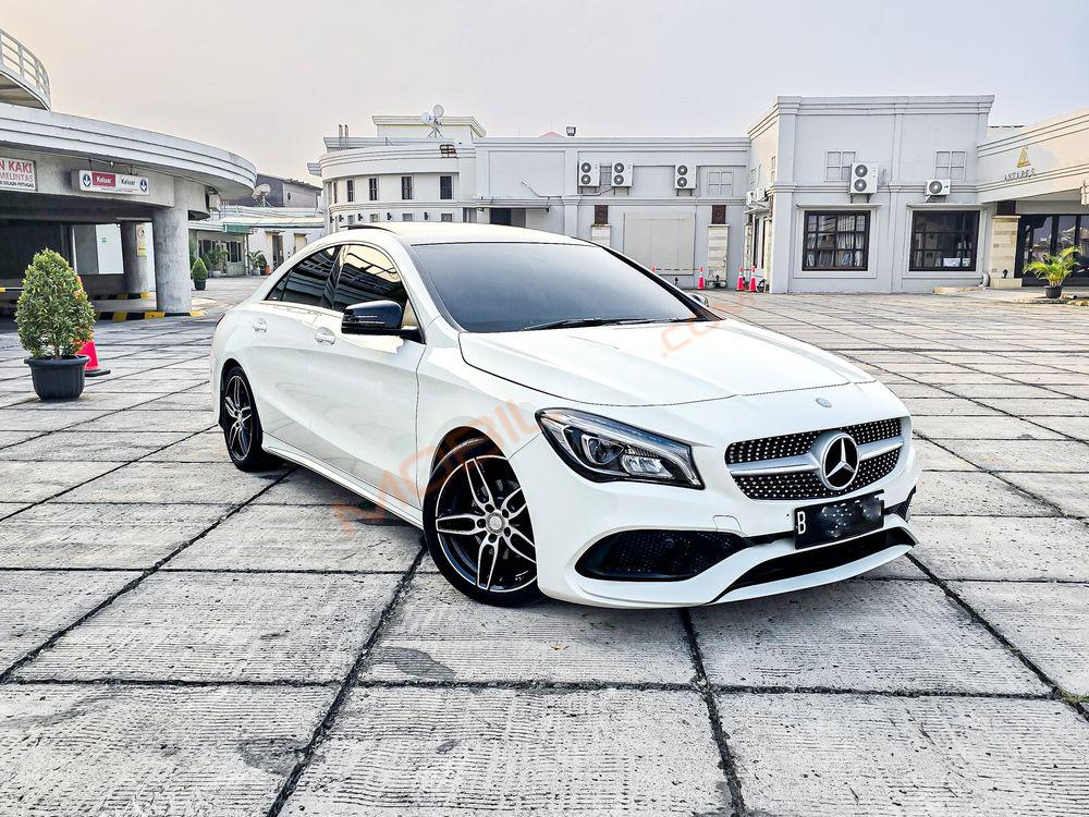 Mobil Mercedes-Benz CLA 2016