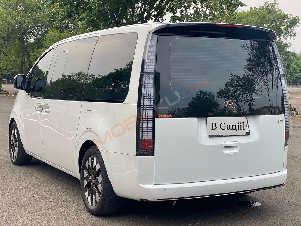 Mobil Hyundai Staria 2022