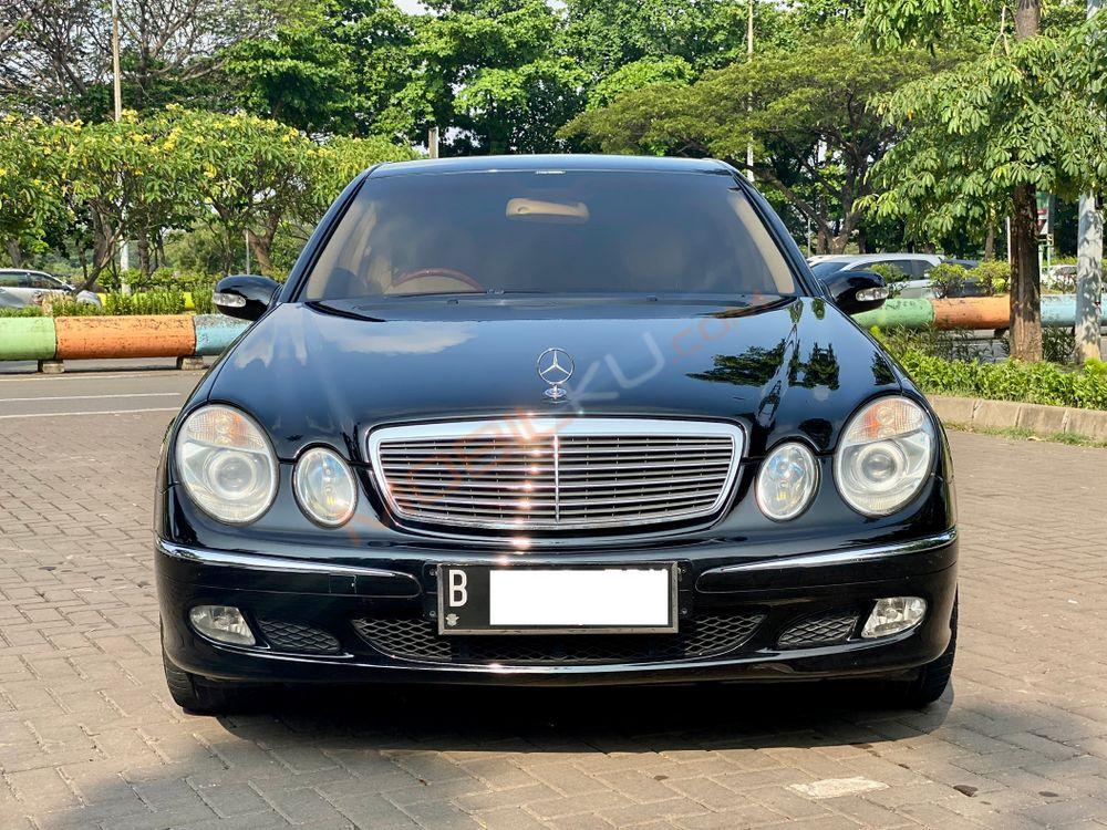 Mobil Mercedes-Benz E-Class 2004