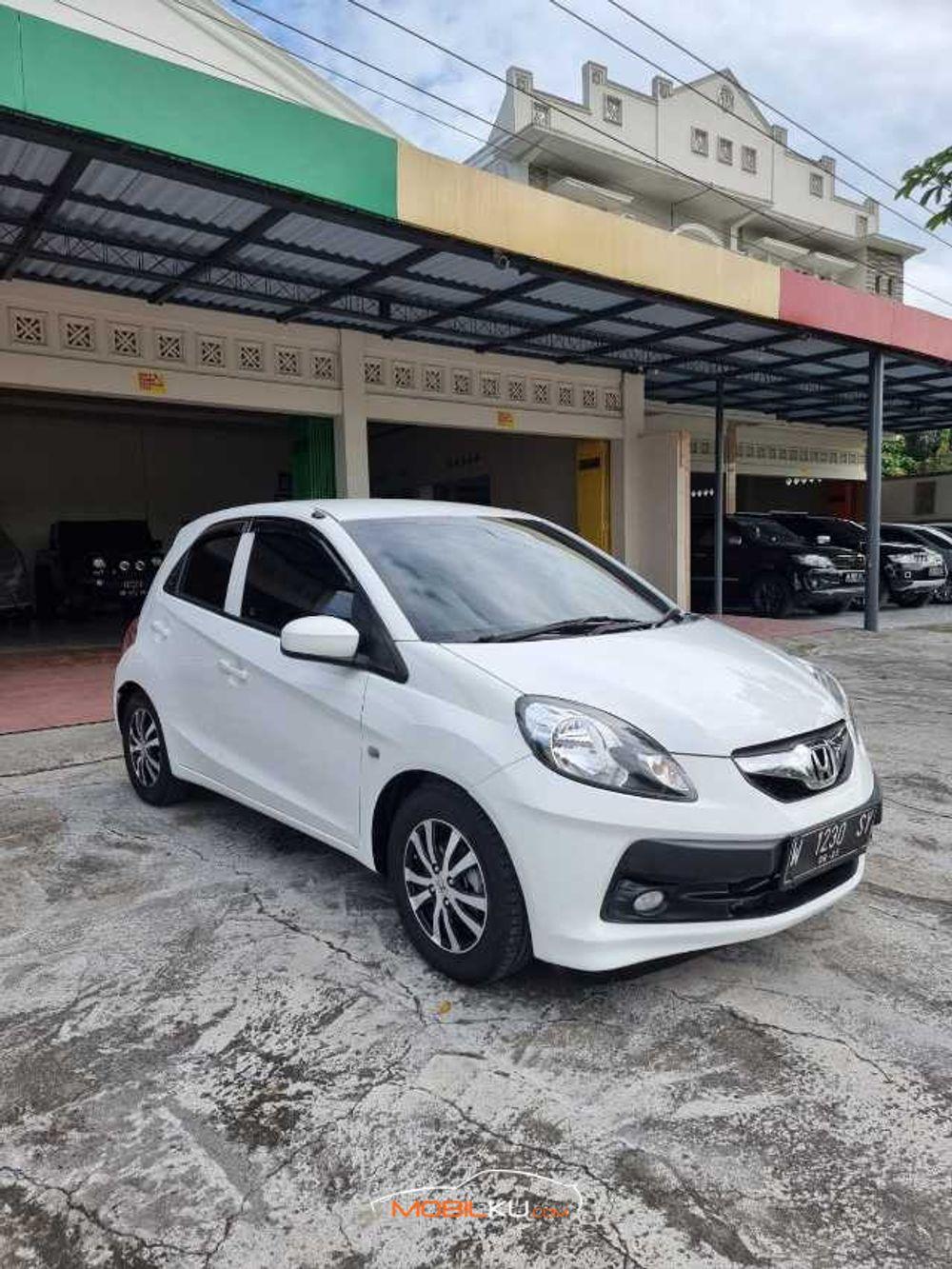 Mobil Honda Brio 2015
