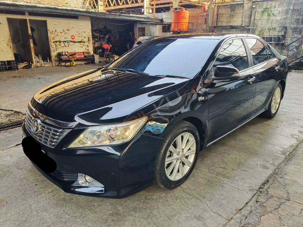 Mobil Toyota Camry 2013