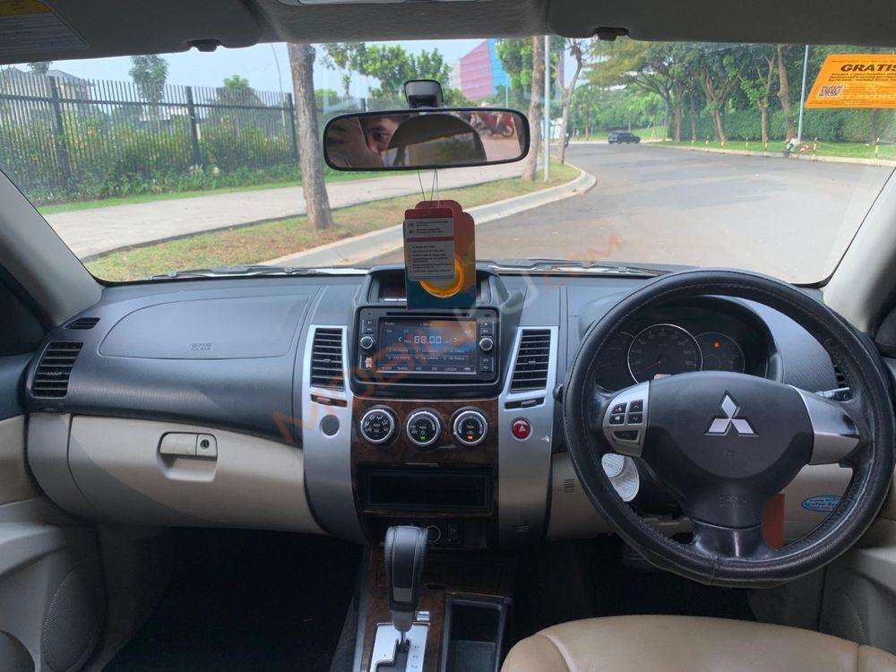 Mobil Mitsubishi Pajero Sport 2015