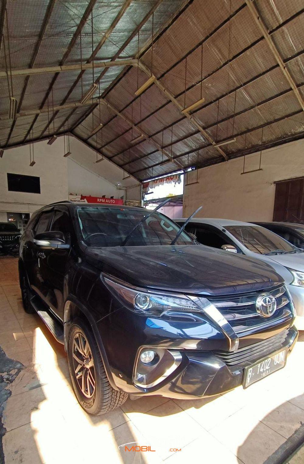 Mobil Toyota Fortuner 2016
