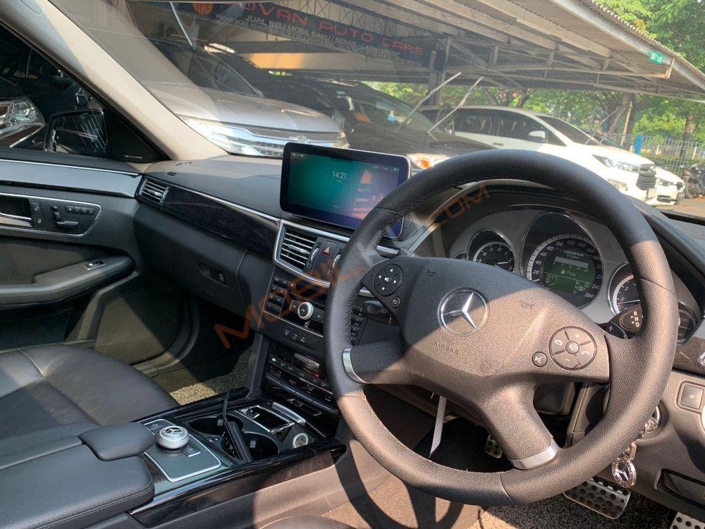 Mobil Mercedes-Benz E-Class 2011