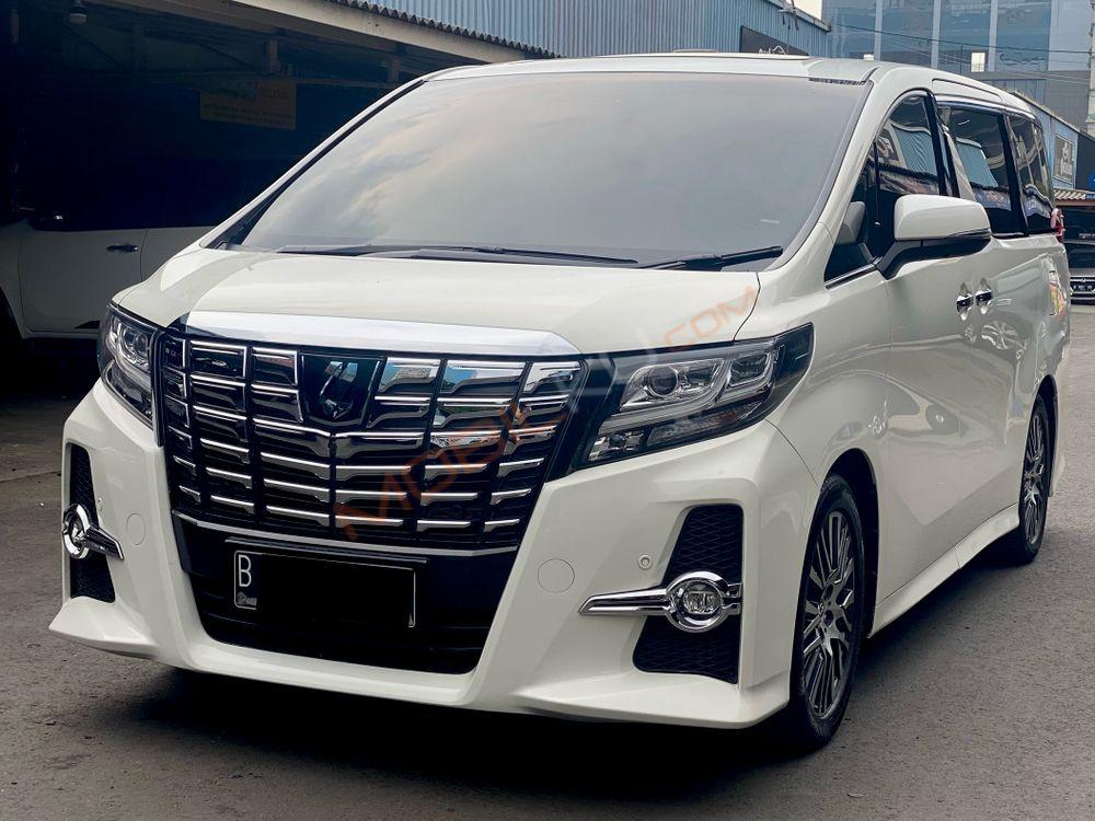 Mobil Toyota Alphard 2016