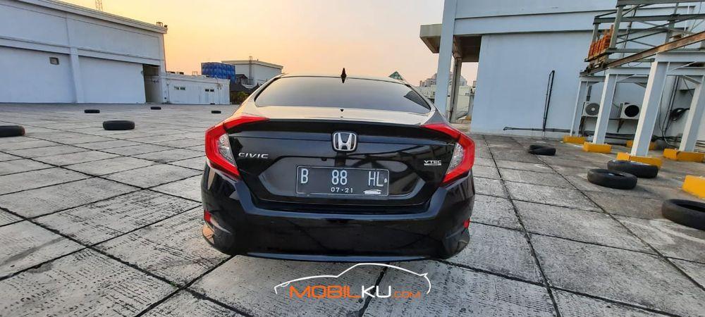 Mobil Honda Civic Sedan 2016