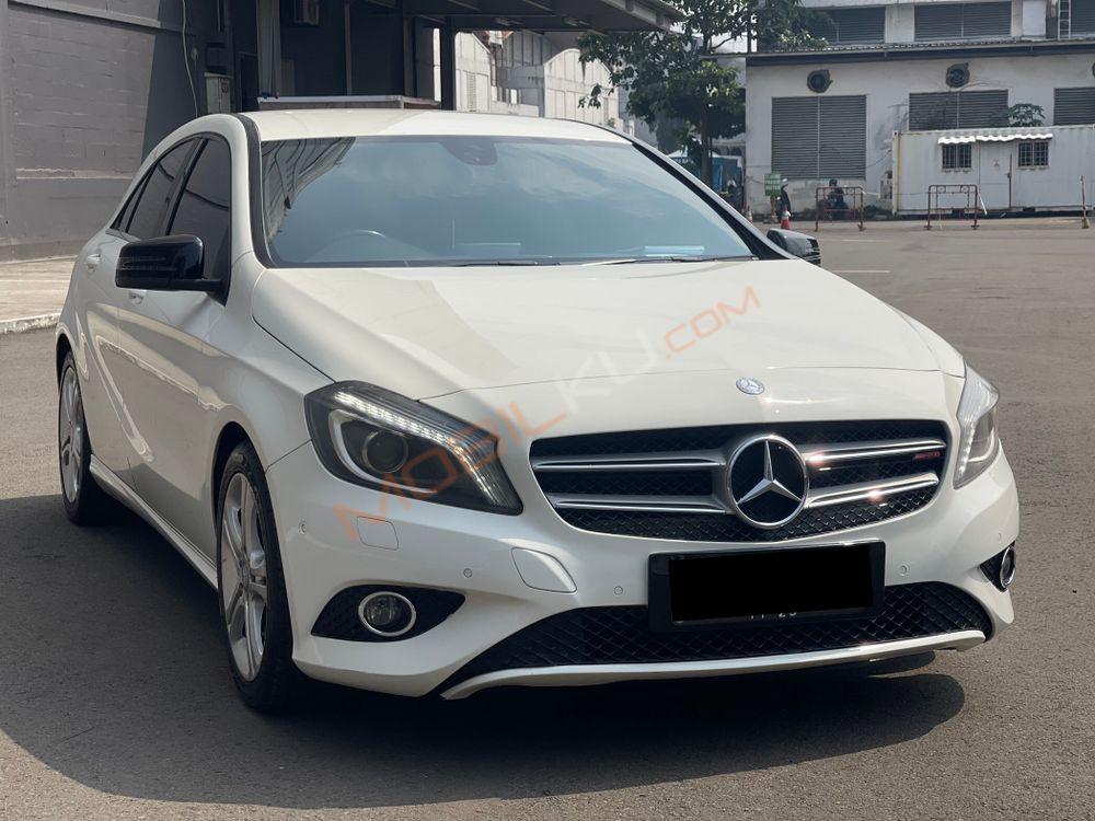 Mobil Mercedes-Benz A-Class 2013