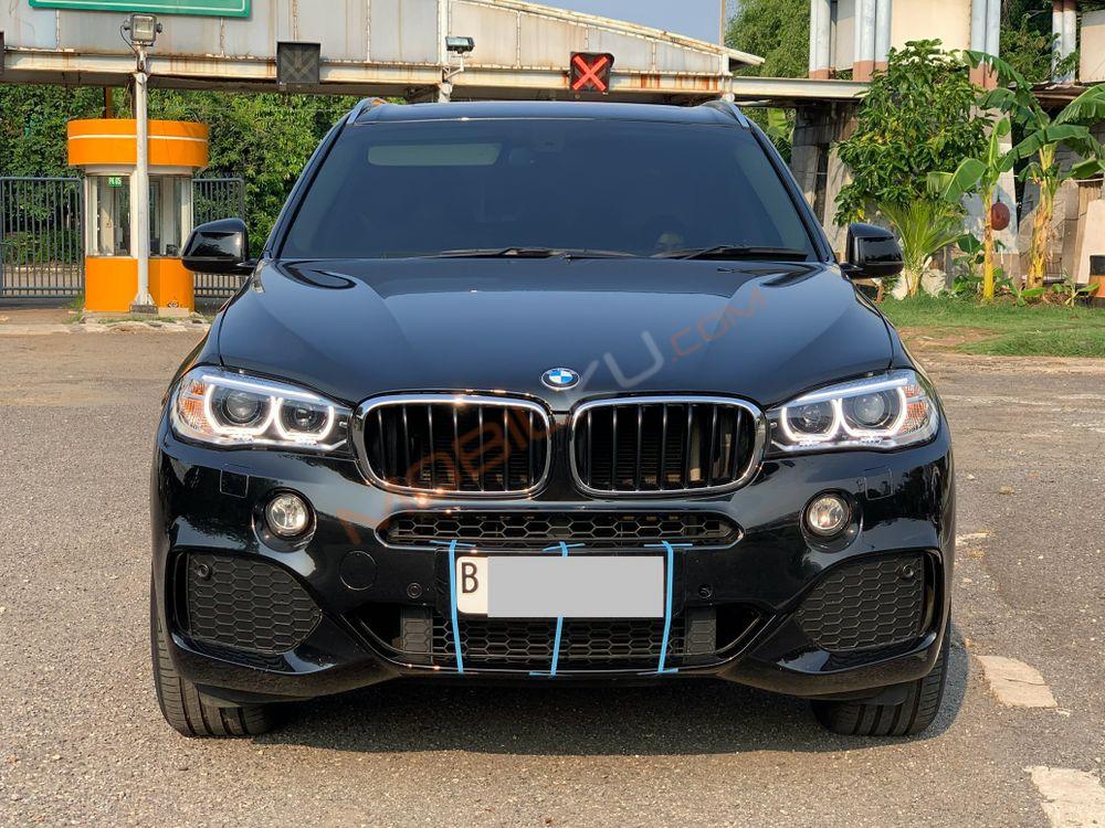 Mobil BMW X5 2015