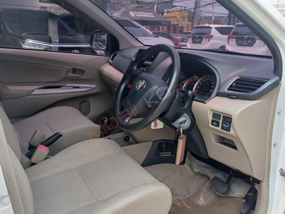 Mobil Toyota Avanza 2015