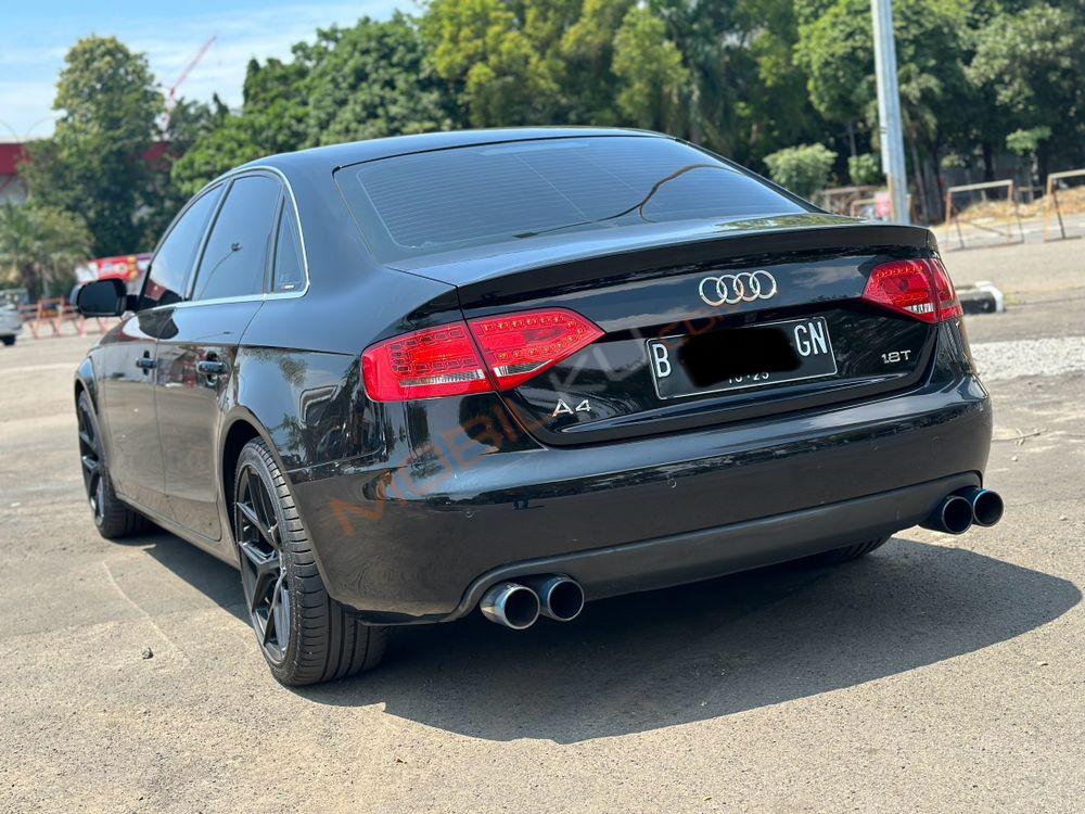 Mobil Audi A4 2014