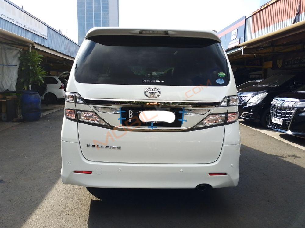 Mobil Toyota Vellfire 2014