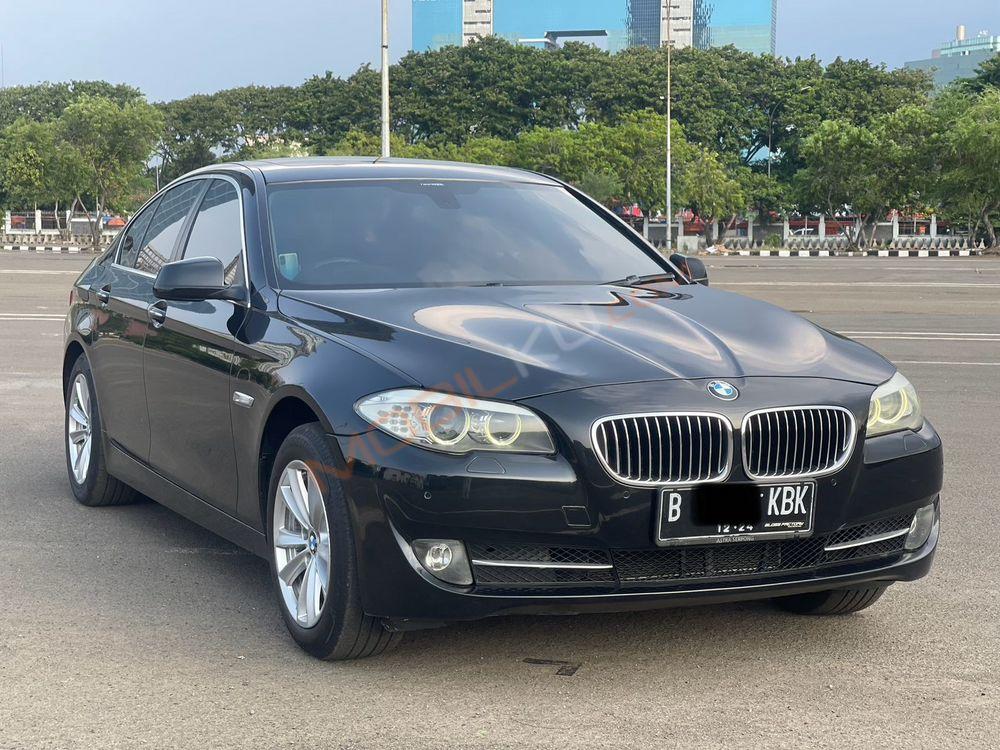 Mobil BMW 5 Series 2013