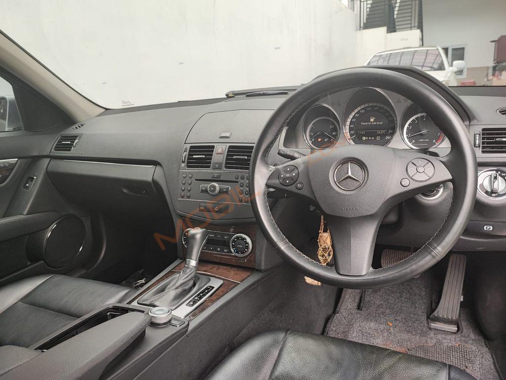 Mobil Mercedes-Benz C-Class 2010