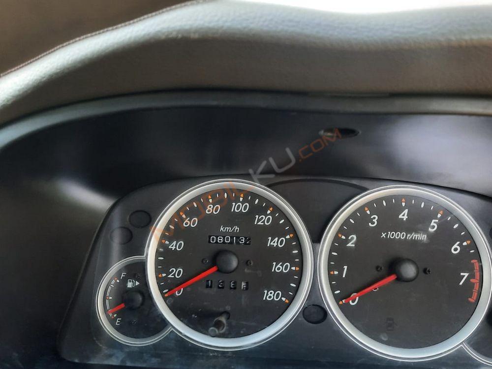 Mobil Toyota Avanza 2010