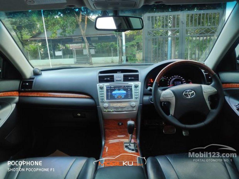 Mobil Toyota Camry 2012