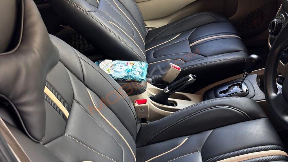 Mobil Toyota Avanza 2013