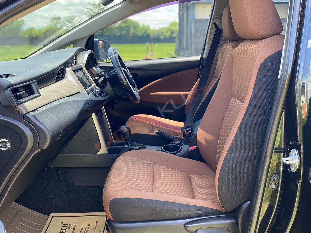 Mobil Toyota Kijang Innova 2016