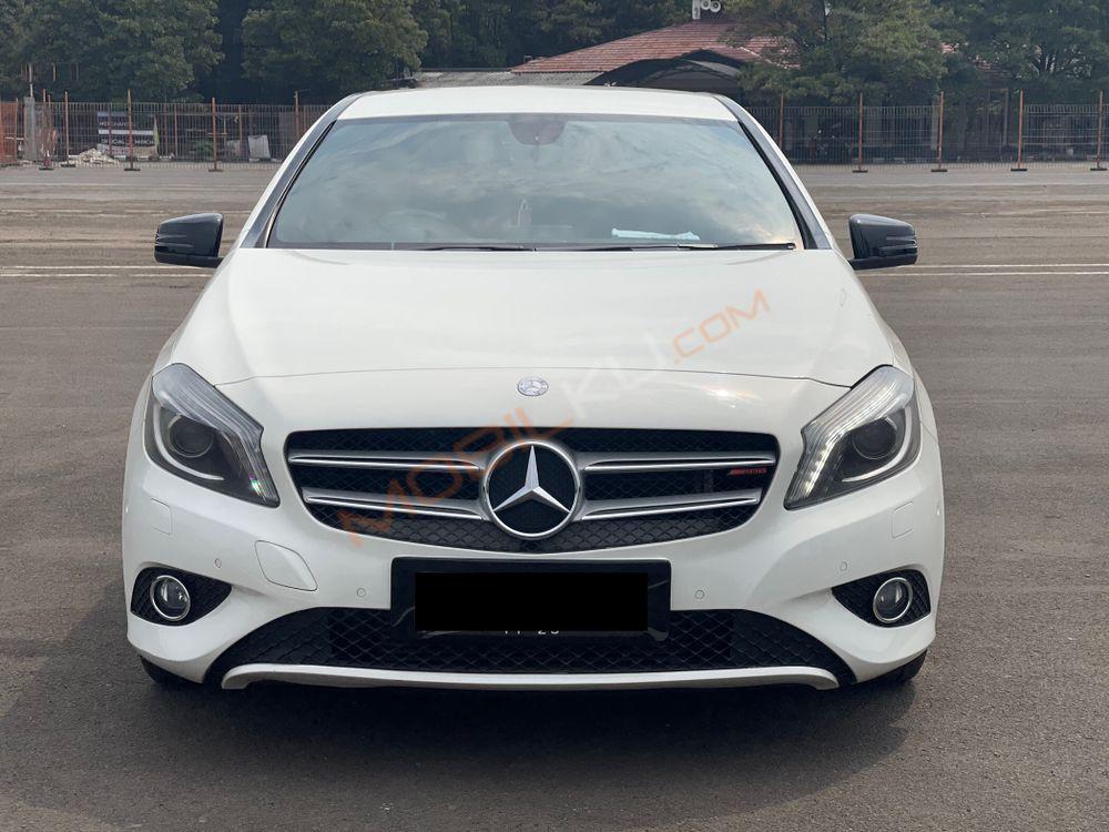 Mobil Mercedes-Benz A-Class 2013