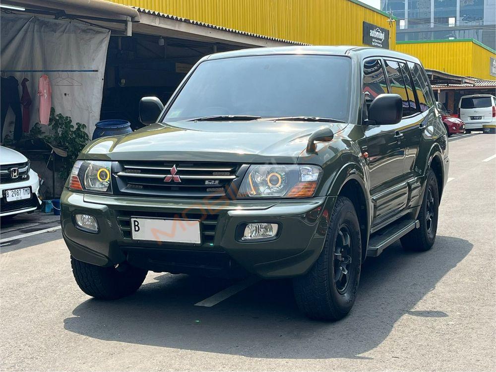 Mobil Mitsubishi Pajero 2001