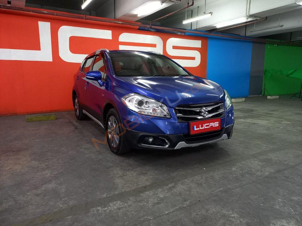 Mobil Suzuki SX4 2016