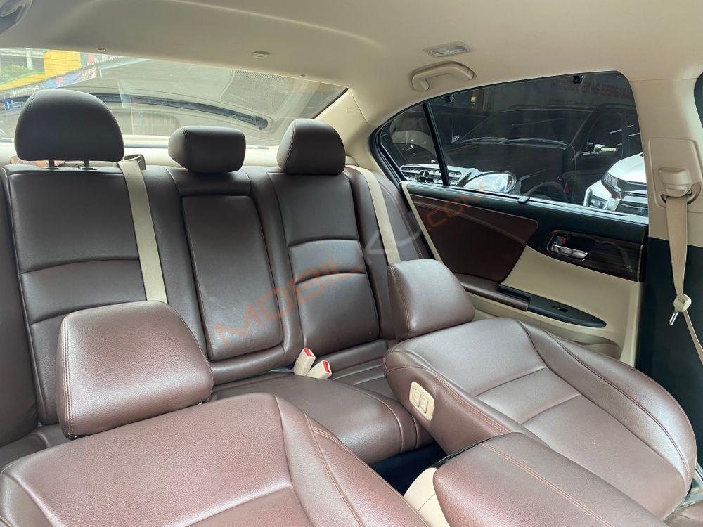 Mobil Honda Accord 2016