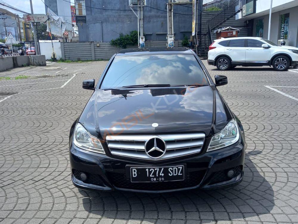 Mobil Mercedes-Benz C-Class 2012