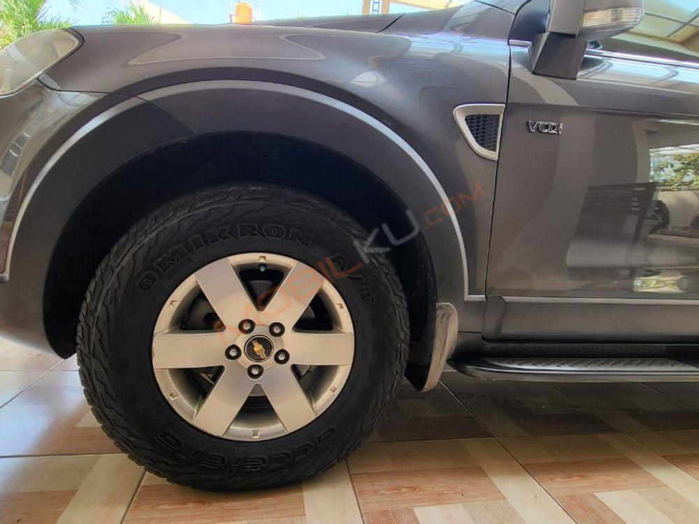 Mobil Chevrolet Captiva 2009