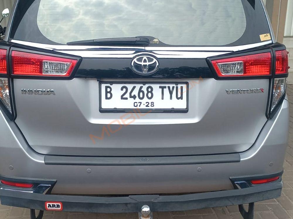 Mobil Toyota Kijang Innova 2019