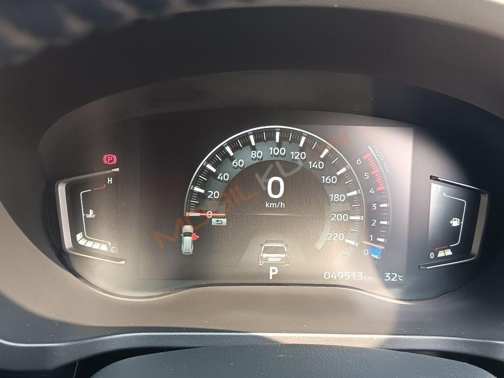 Mobil Mitsubishi Pajero 2021