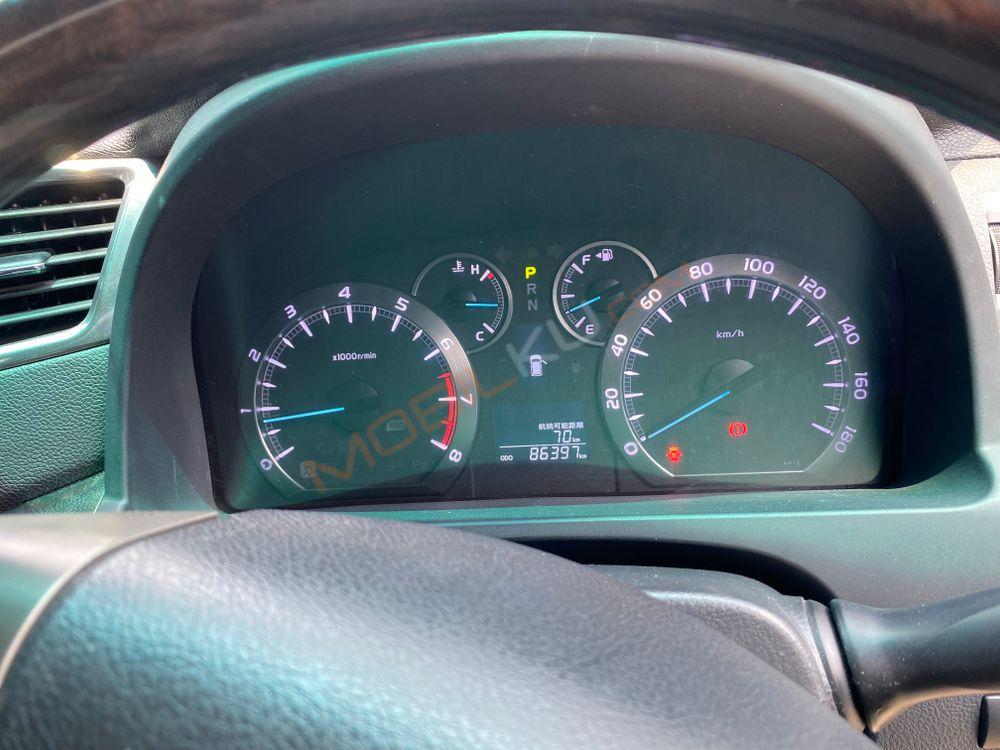 Mobil Toyota Vellfire 2013