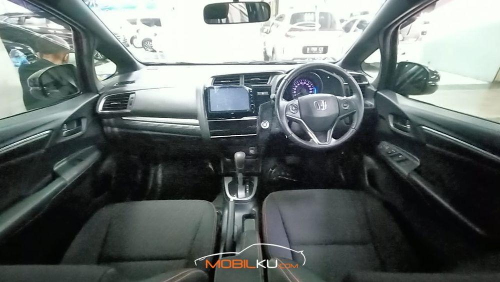 Mobil Honda Jazz 2018