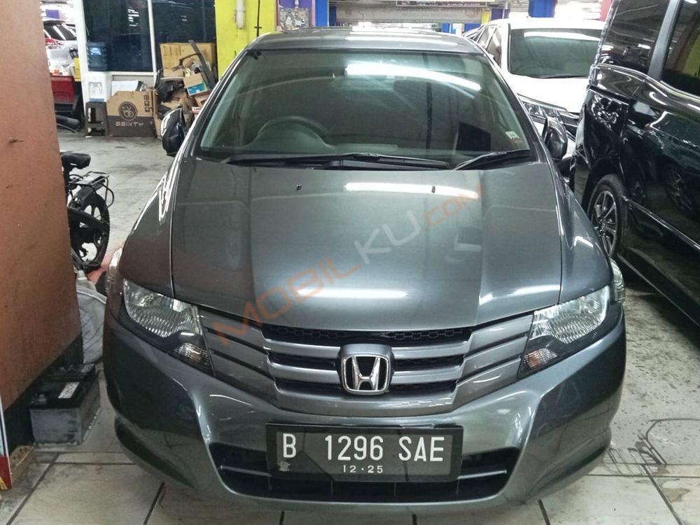 Mobil Honda City Sedan 2010