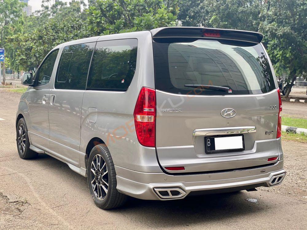 Mobil Hyundai H-1 2018