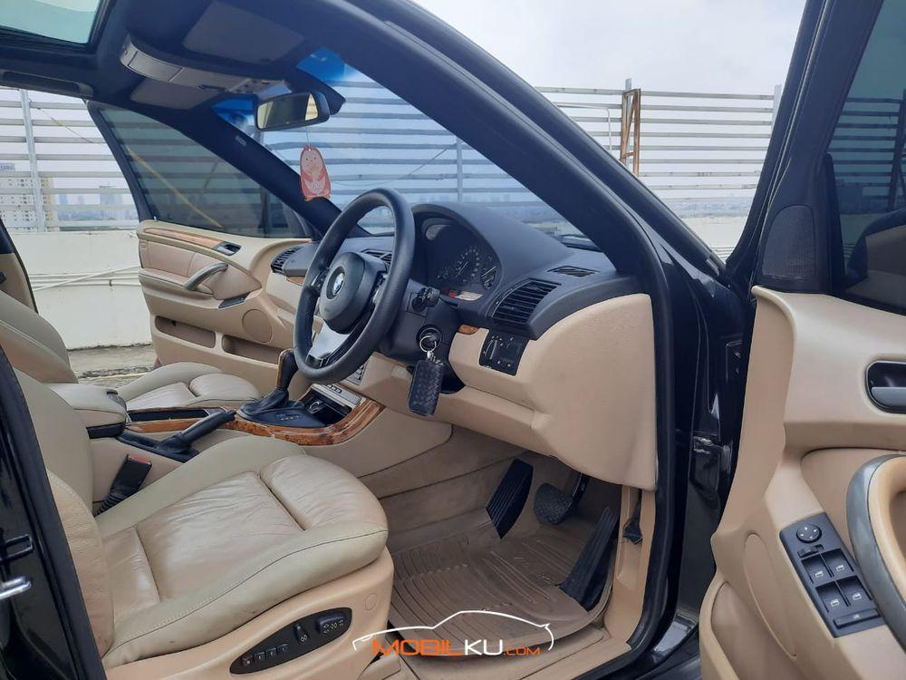 Mobil BMW X5 2005